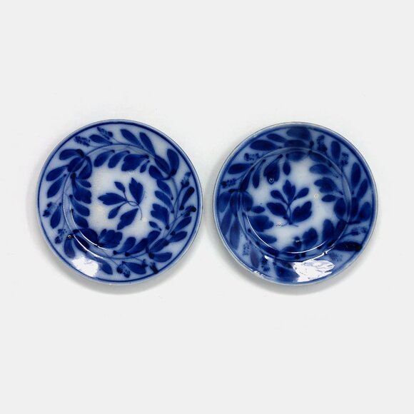 Pair of Antique Flow Blue Spinach Plates - Picture 1 of 8